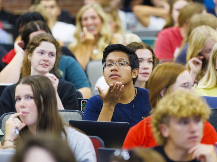 Students in large course